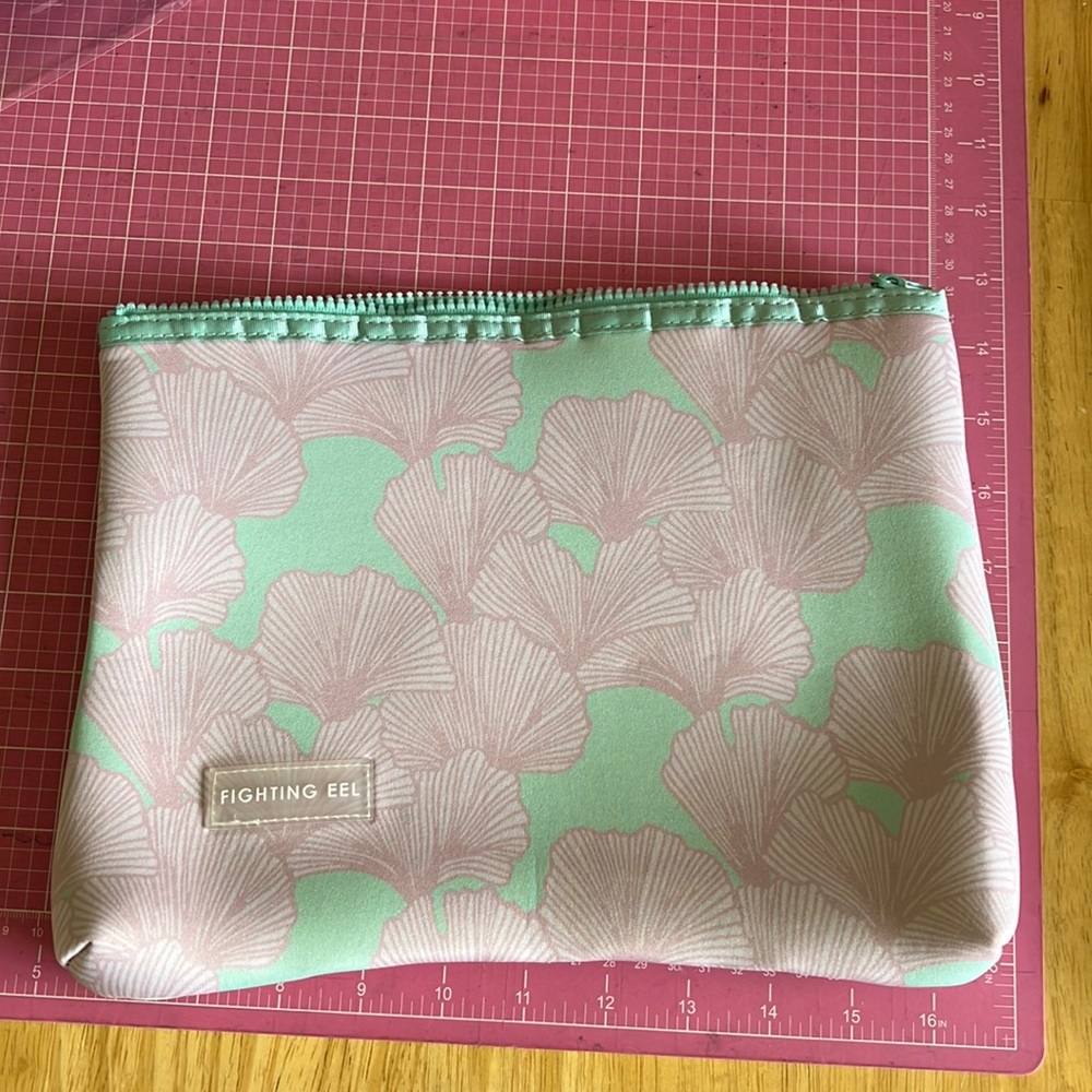 Fighting Eel - New neoprene pouch pink Roma